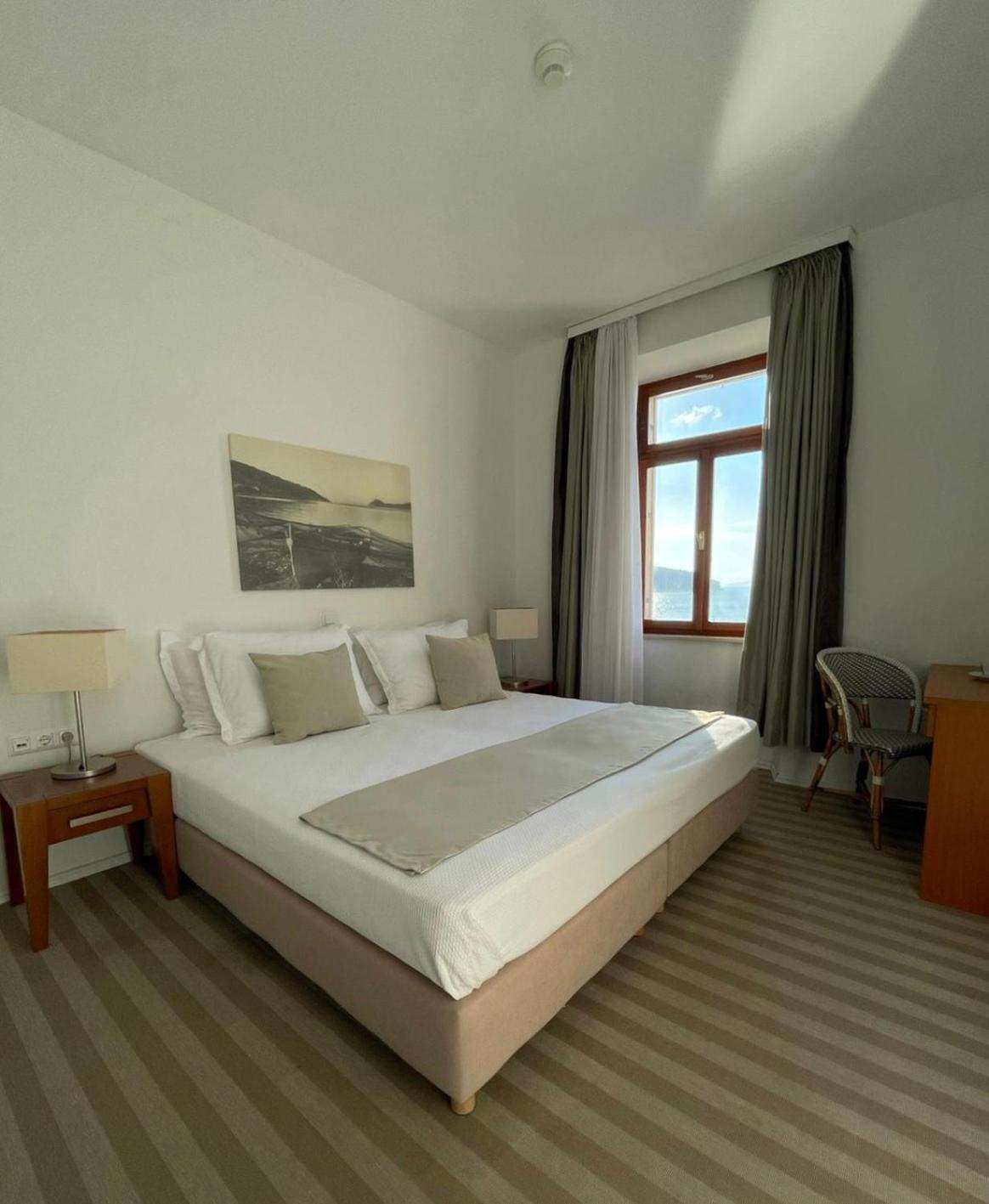 Hotel Glavovic ロプド エクステリア 写真