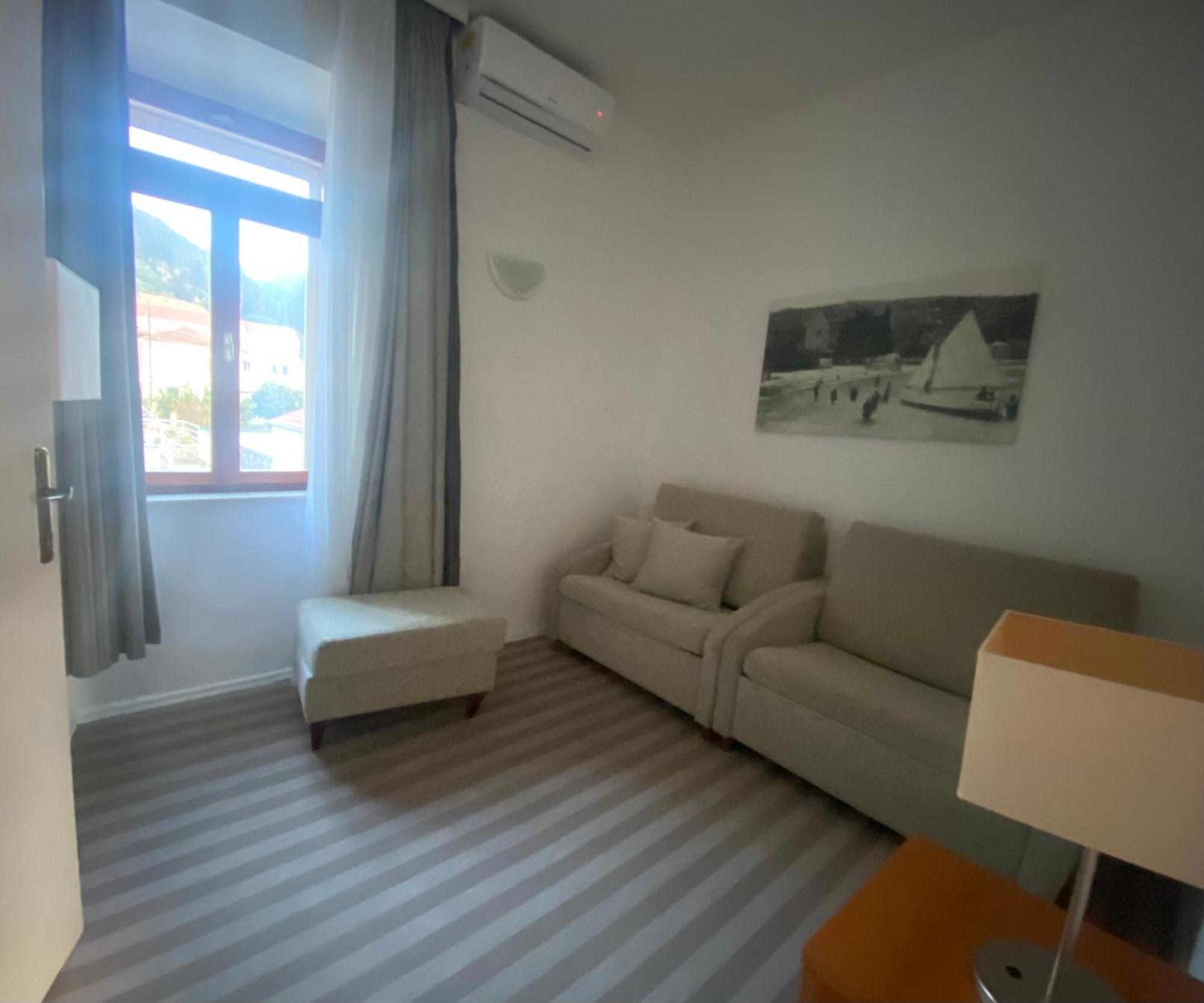 Hotel Glavovic ロプド エクステリア 写真