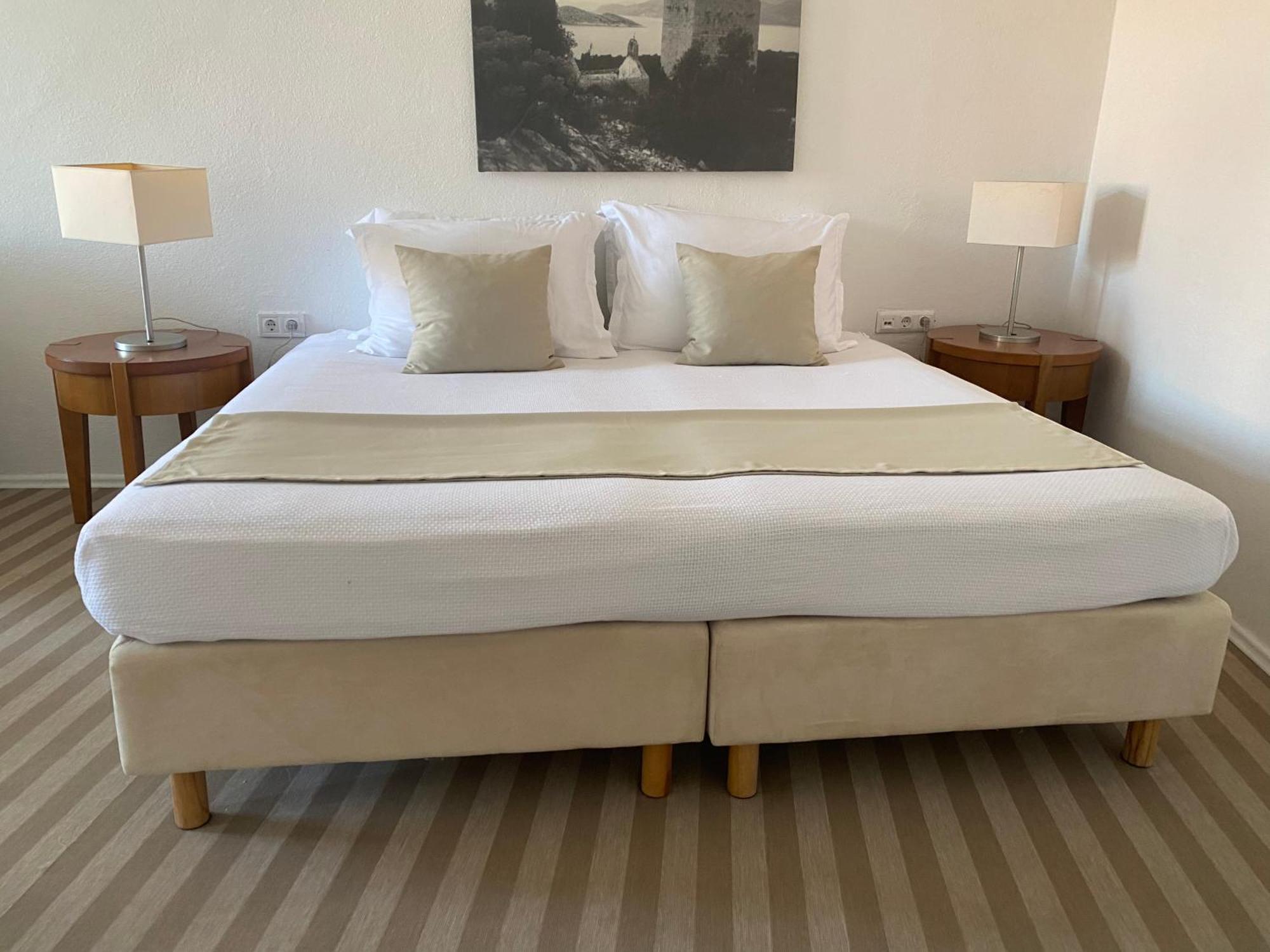 Hotel Glavovic ロプド エクステリア 写真