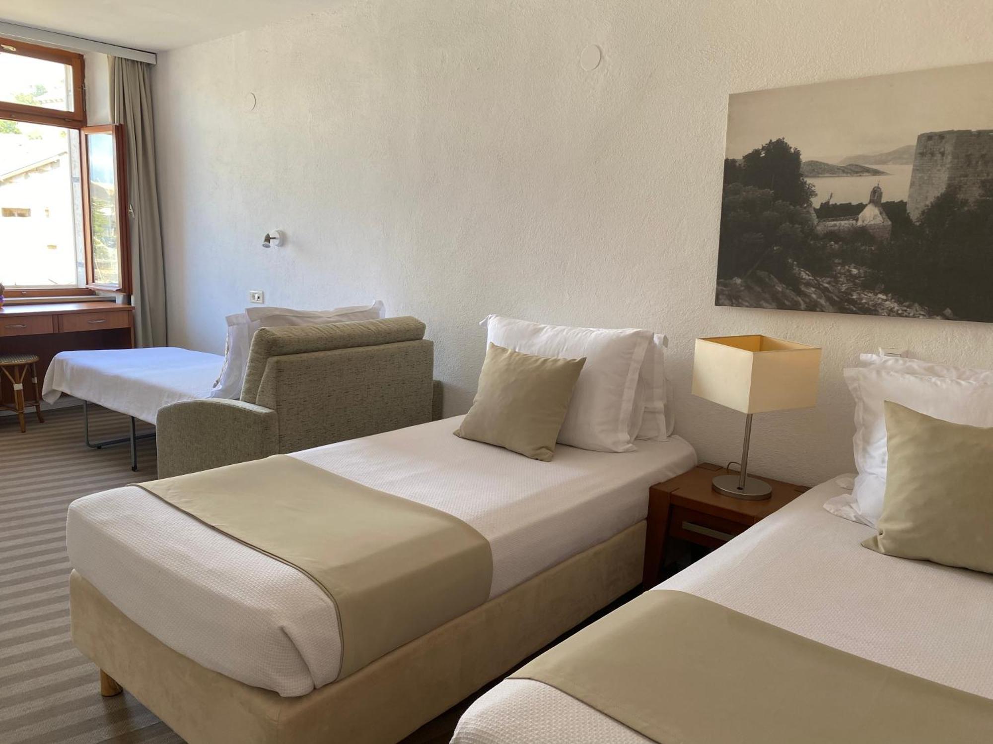Hotel Glavovic ロプド エクステリア 写真